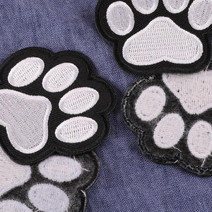 Großhandel Eisen auf Patches Bulk Custom Stickerei Hitze presse Patches 2,3 Zoll Cute Paw Geld Tasche Hut Kleidung Patches Stickerei - Product Image 3