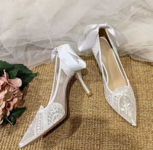 Eleganti <span class=keywords><strong>Sandali</strong></span> <span class=keywords><strong>Bianchi</strong></span> da <span class=keywords><strong>Donna</strong></span> con Pizzo Floreale, <span class=keywords><strong>Tacco</strong></span> a Spillo, Punta Affusolata, Rete Traspirante e Raso, Antiscivolo, con Fiocco, per Banchetti e Uso Quotidiano - Product Image 6