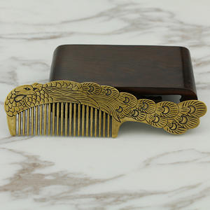 制造商批发优质黄铜手工孔雀图案铜梳 - Product Image 4