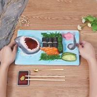 Plateau de service à sushi Attaque de requin, en céramique peinte à la main, boîte en carton, assiette ronde classique pour fête, plat à nourriture divisé durable