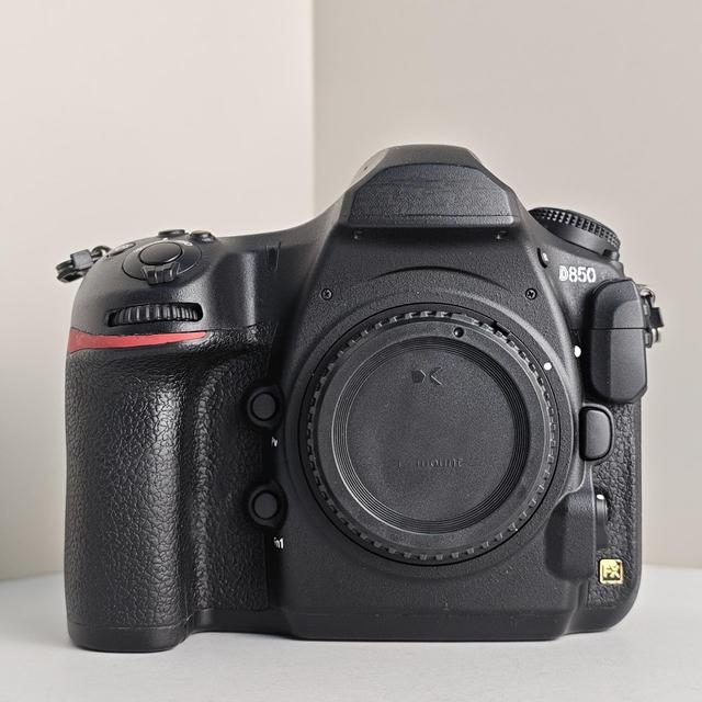 DF Hot-Selling Digital Cameras 99% New D850 Professional Digital SLR Camera FX-Format 4k Ultra HD Video Wifi Body Camera D850