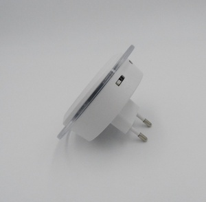 Lampe de nuit murale intelligente ronde à capteur crépusculaire, économie d'énergie, pour salle de bain, chambre, maison, cuisine, couloir, blanche - Product Image 6