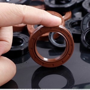 Sellos de Aceite NBR FKM TC/TG4, Material de Goma, Personalizables para Aplicaciones Automotrices, Tamaños Internos de 16 mm, Externos de 24-35 mm - Product Image 2