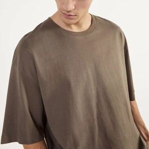 Camiseta de hombre extragrande con logo personalizado, manga corta, cuello redondo, color liso, estilo casual, de algodón, con logo frontal, efecto lavado ácido. - Product Image 4
