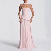 Nuovo Abito Lungo Estivo 2026 Senza Spalline in Chiffon Drappeggiato, Stile Francese Chic con Vita Smerlata e Sciarpa al Collo, Rosa