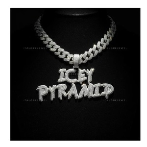 Pendentif en argent sterling 925 avec moissanite Icey Pyramid de qualité supérieure, serti à la main de pierres VVS, pour un style audacieux de bijoux hip-hop. - Product Image 1