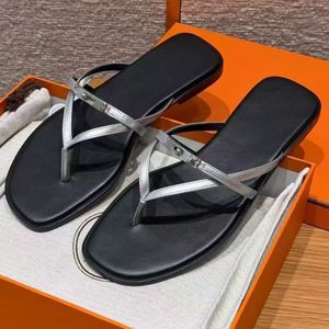 Nouvelles sandales d'été 2026 à petit fermoir métallique et bride d'orteil pour <span class=keywords><strong>femme</strong></span>, <span class=keywords><strong>en</strong></span> <span class=keywords><strong>cuir</strong></span> véritable, idéales pour la plage et l'extérieur - Product Image 5