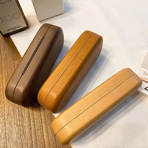 Logo personnalisé PU grain de bois rétro <span class=keywords><strong>étui</strong></span> <span class=keywords><strong>à</strong></span> <span class=keywords><strong>lunettes</strong></span> hommes et femmes personnalité créative <span class=keywords><strong>lunettes</strong></span> boîte de <span class=keywords><strong>lunettes</strong></span> de soleil - Product Image 2