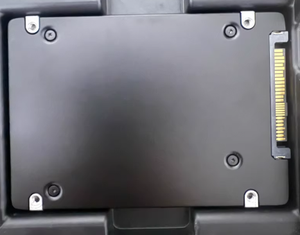 Sam PM9A3 3.84TB UK. <span class=keywords><strong>2</strong></span> PCIe 4.0 NVMe Enterprise SSD MZQL23T8HCLS-00A07 - Product Image 3