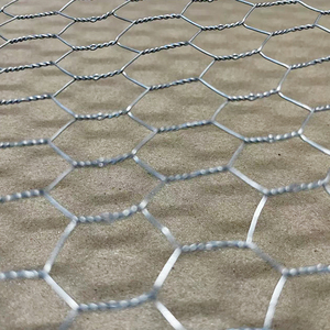 Çiftlik Tavukları Kümes Hayvanları Çiti ve Ağları için Galvanizli Altıgen Demir Tel Örgü, Kümes Hayvanları Ağı Demir Ağ - Product Image 1