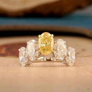 แหวนเพชรจากคอลเลกชันเครื่องประดับชั้นสูง ออกแบบอย่างประณีต สง่างาม และใส่ใจในรายละเอียดอย่างยิ่ง - Product Image 3