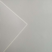 Tissu en membrane PVC de couleur personnalisée pour la construction de structures tendues, utilisation comme matériau de toiture