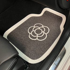 Tapis de voiture en soie de camélia SinglePiece Tapis en caoutchouc anti-salissure universel Décoration de pied arrière avec matériau en latex - Product Image 6