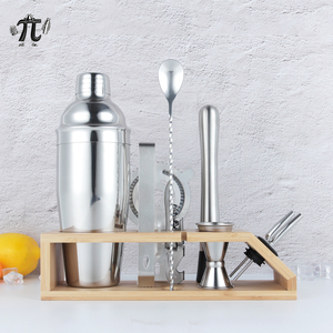 Hot Bán 10Pcs Thép Không Gỉ Cocktail Shaker <span class=keywords><strong>Set</strong></span> Martini Mixer Biểu Tượng Tùy Chỉnh Cho Nhà <span class=keywords><strong>Bar</strong></span> Bartending Kit Đứng 750Ml Công Suất - Product Image 1