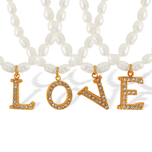 Collier de perles d'eau douce avec pendentif lettre en strass, bijoux en acier inoxydable, cadeau pour femme, colliers pendentifs tendance - Product Image 5