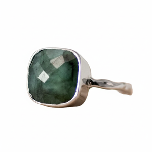 Bague en forme d'émeraude naturelle en argent Sterling 92.5, pierre de naissance de mai, cadeau, fabrication de pierres précieuses de qualité supérieure - Product Image 1