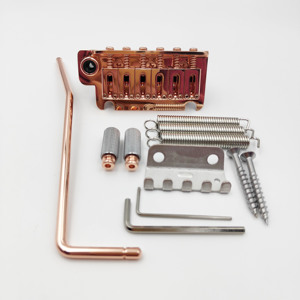 Guitare électrique ST 6 cordes, petit pont vibrato double verrouillage 10,5 mm, plaque flottante à deux points, selle en or rose - Product Image 1