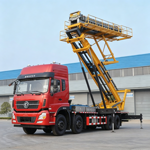 Camion de formage de panneaux de toiture mobiles CLW avec plateforme de levage hydraulique pour la construction de toitures en structure métallique - Product Image 1