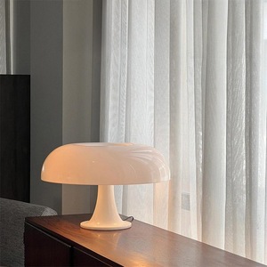 Lampe de table à intensité variable en forme de champignon DYL1018, veilleuse décorative pour chambre à coucher et bureau - Product Image 1