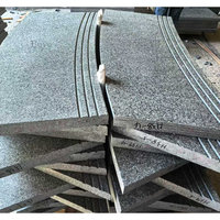 Escaliers extérieurs antidérapants en granit basaltique noir, marches en pierre naturelle de granit basaltique, prix des escaliers en granit