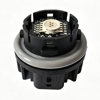 Accessoires pour pièces automobiles 81536-60C30 Douille de feu stop LED (toujours allumé) pour Toyota