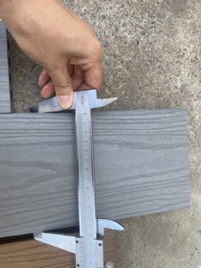 Tarima de WPC Coextruido con Acabado Cepillado, Diseño Europeo Ecológico, Color Resistente a la Decoloración, Piso Duradero para Exteriores con <span class=keywords><strong>Clima</strong></span> Hostil - Product Image 4