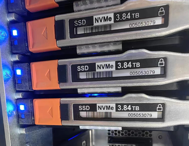 005053079 005052921 005053704 005053705 3.84T SSD