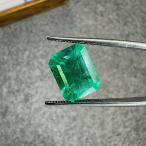 Émeraude naturelle colombienne de 4,34 ct, taille octogonale, pierre précieuse verte intense, pour la fabrication de bagues, pendentifs et bijoux fins - Product Image 1