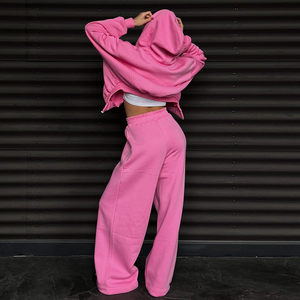 Ensemble survêtement femme automne-hiver personnalisé, streetwear, 2 pièces, sweat à capuche court zippé et pantalon de survêtement, impression sérigraphique DTG - Product Image 5