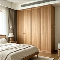Armoire intégrée sur mesure en bois clair veiné, style campagne française, pour chambre à coucher, rangement de vêtements, placard