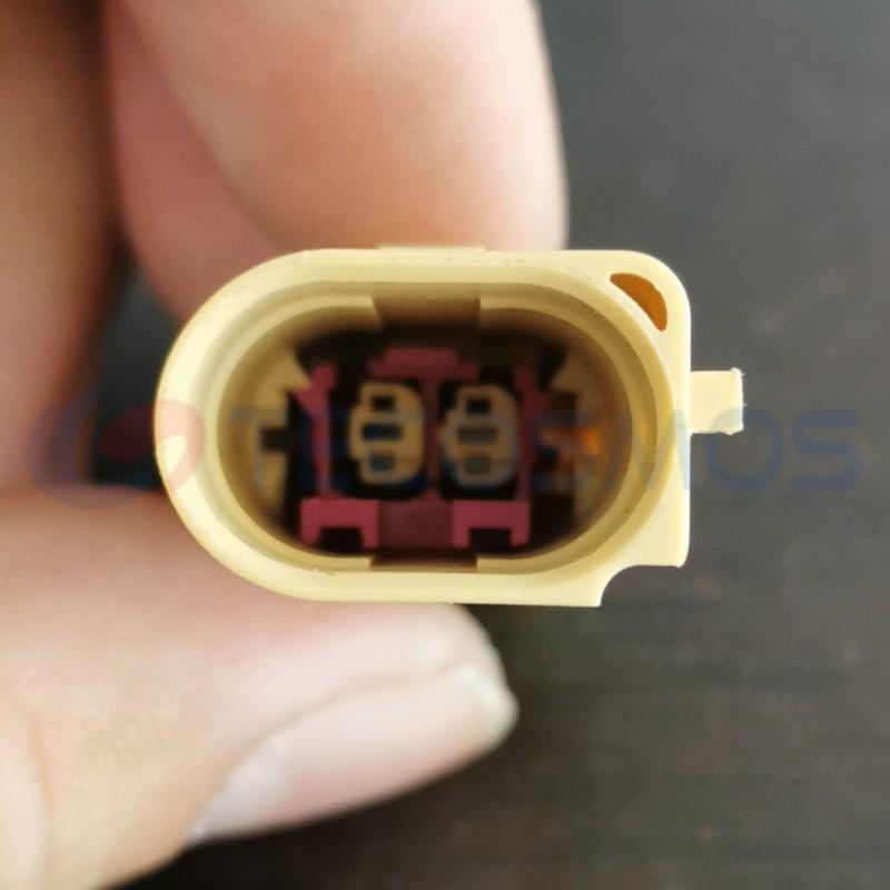 Car Connector For 8K0973802G rear antenna plug 2 pins CT2-0077G-2