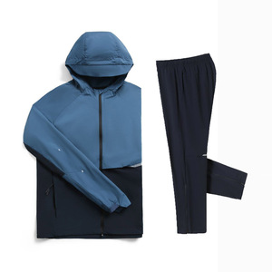 Conjunto Deportivo <span class=keywords><strong>de</strong></span> Lujo para Hombre: Chaqueta Ligera Impermeable <span class=keywords><strong>de</strong></span> Poliéster con Cremallera y Capucha, Pantalones Deportivos y Sudadera con Capucha - Product Image 2