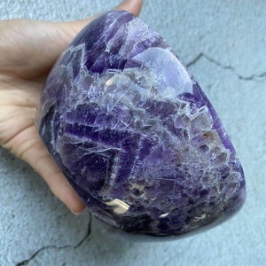 Bottiglia di Cristallo di Ametista Naturale Lucidata Stile Fiore Marca Yinglai per Bomboniere Matrimoniali e Guarigione - Product Image 2