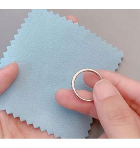 Paño de Limpieza y Pulido para Joyería de Plata 925 Anti-deslustre de 8x8 cm con su Propio Logotipo - Product Image 1