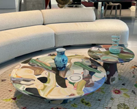 Table ronde moderne personnalisée en fibre de verre, motif graffiti arc-en-ciel coloré, dessiné à la main, table d'appoint à motifs colorés