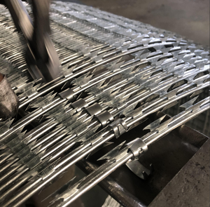 Alambre de Púas en Espiral de Acero Inoxidable para Protección y Construcción, Tipo Concertina - Product Image 2