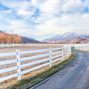 Vente en gros à prix compétitifs Clôture blanche en PVC Paddock en plastique pour chevaux de ranch Clôture pour chevaux - Product Image 4