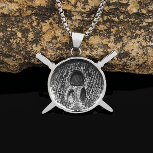 Collar de Hombre de Acero Inoxidable 316 de Estilo Retro, Colgante de Moda con Máscara de Guerrero Espartano de Una Sola Cara - Product Image 3