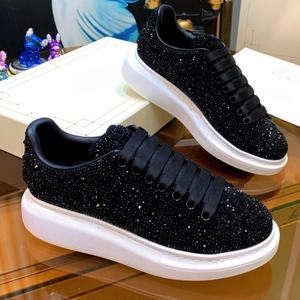 รองเท้าผ้าใบผู้หญิงคุณภาพสูงประดับเพชรเทียม แฟชั่นฤดูใบไม้ผลิ รองเท้าวิ่งลำลองแบบสวม พื้นยางกันลื่น รองเท้าผู้ชาย - Product Image 1