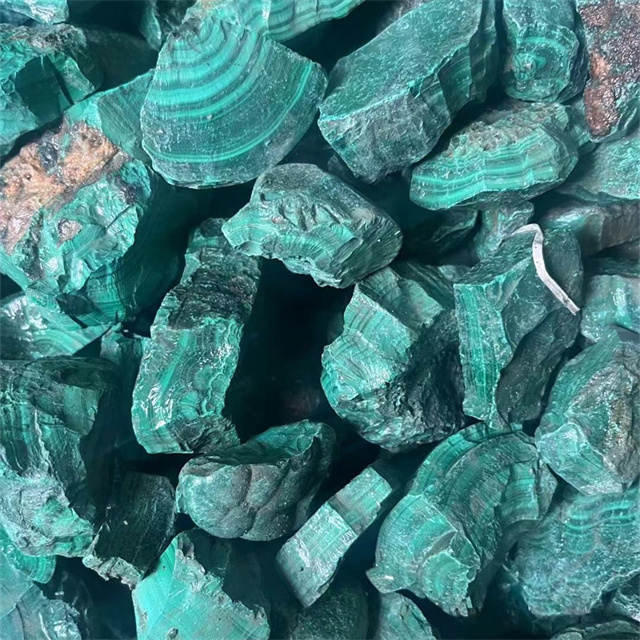 Pietre grezze di malachite verde