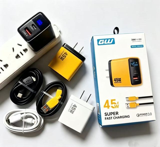 45W Mobile Phone Fast Charging With Digital Display USB Type c PD Charger With Usb c Cable 45W Quick Charge Usb-c Power Adapter