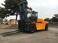 Chariot élévateur diesel RUM FD80 8/10 tonnes, moteur ISUZU, mât à deux étages, hauteur de levage maximale de 3000 mm, transmission automatique, fourches de 1220 mm