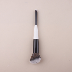 Pinceau de maquillage professionnel à double tête en poils synthétiques, pinceau de précision en bois pour estomper les fards à paupières, pinceau à blush pour gloss et baume à lèvres - Product Image 2