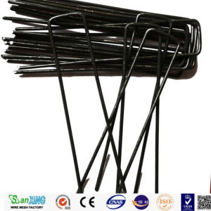 ตะปูยึดหญ้าสีดำขนาด 4 นิ้ว รูปตัวยู สำหรับยึดหญ้าในสวนปลูก - Product Image 5