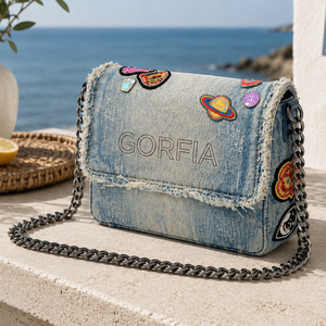 Bolso de hombro de mezclilla lavada a la moda para mujer, con correa de cadena, solapa y decoración de parches, estilo casual urbano - Product Image 1