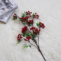 Branche longue artificielle de houx vert d'hiver avec fruits porte-bonheur pour décoration de salon, restaurant, hôtel, décoration d'intérieur, vente en gros