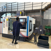 Machine de fraisage CNC de haute précision, fabriquée à Taïwan, avec broche BT40, système Mitsubishi, 3 axes, 4 axes, VMC500, VMC640, pour le métal
