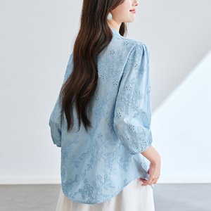 Camisa de Manga Tres Cuartos con Cuello en V y Bordado Calado para <span class=keywords><strong>Mujer</strong></span>, Nueva Colección 2026, Top Elegante y Sencillo de Algodón Puro - Product Image 4