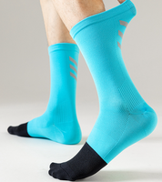 Chaussettes de cyclisme réfléchissantes 2026 pour hommes, en nylon, séchage rapide, respirantes, pour la conduite nocturne, vélo de route, antidérapantes, vêtements de sport