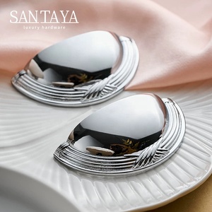 Puxadores de Latão Cromado Prateado Santaya em Formato de Concha para Armários de Cozinha, Guarda-Roupas de Quarto e Móveis - Product Image 1